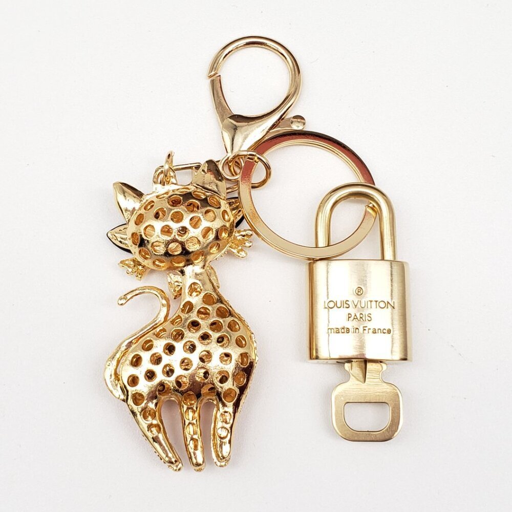 LV Authentic Gold Lock & Key 🔑 Luxury Bag Charm w/ Unbranded Keychain - Picture 3 of 9